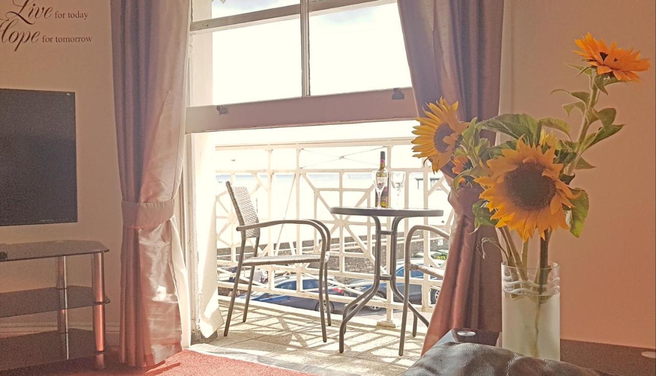 Flat 4, Den House Appartamento Teignmouth Esterno foto